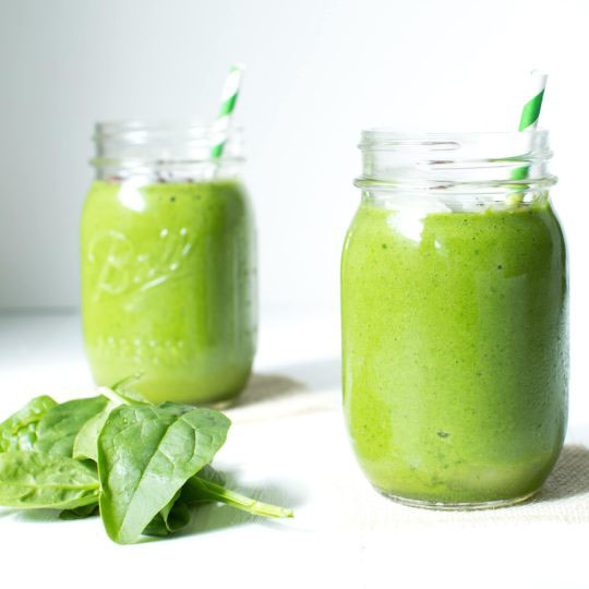 SUPER SPINACH! tropical green smoothie